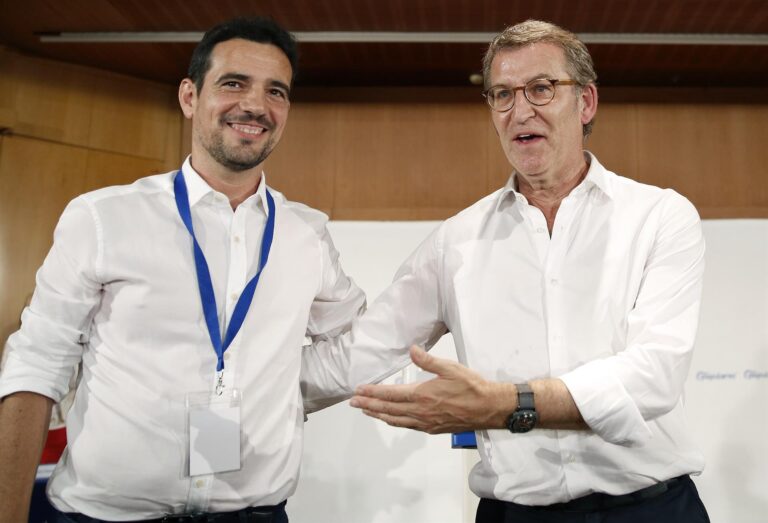 Feijóo ofrece el PP a los «huérfanos de espacio constitucionalista y catalán»