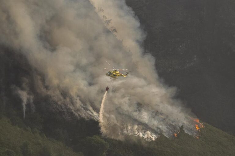 Mejora la situación de los incendios en la Península