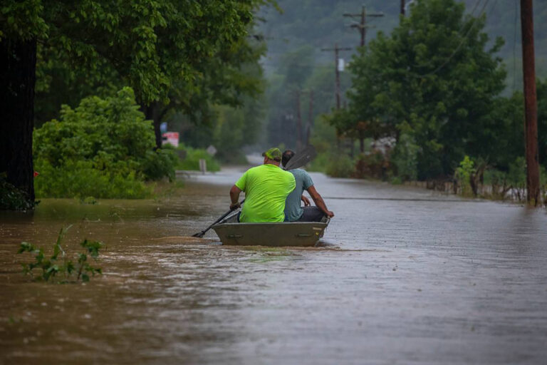Al menos ocho muertos a causa de las inundaciones en Kentucky en Estados Unidos