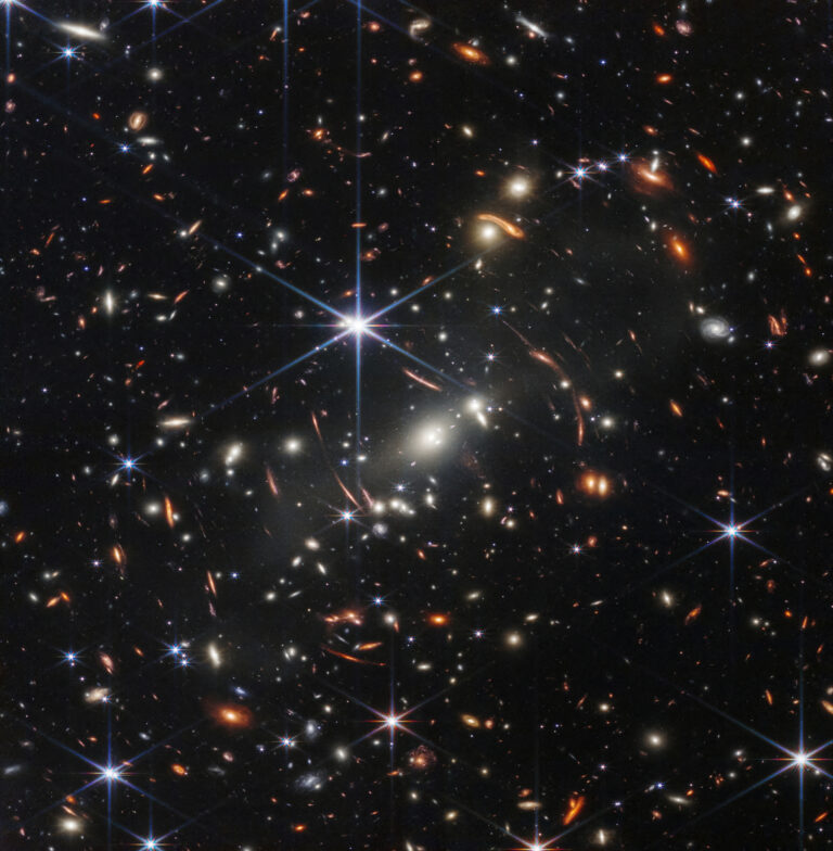 La NASA revela «una pequeña porción del universo» con la primera imagen del telescopio James Webb