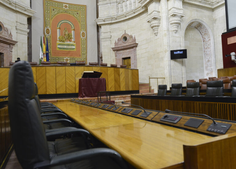 Moreno apuesta por una legislatura «de diálogo» más allá de su mayoría