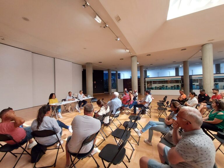 Los empresarios de Puerto Naos continúan con la incertidumbre sobre su futuro