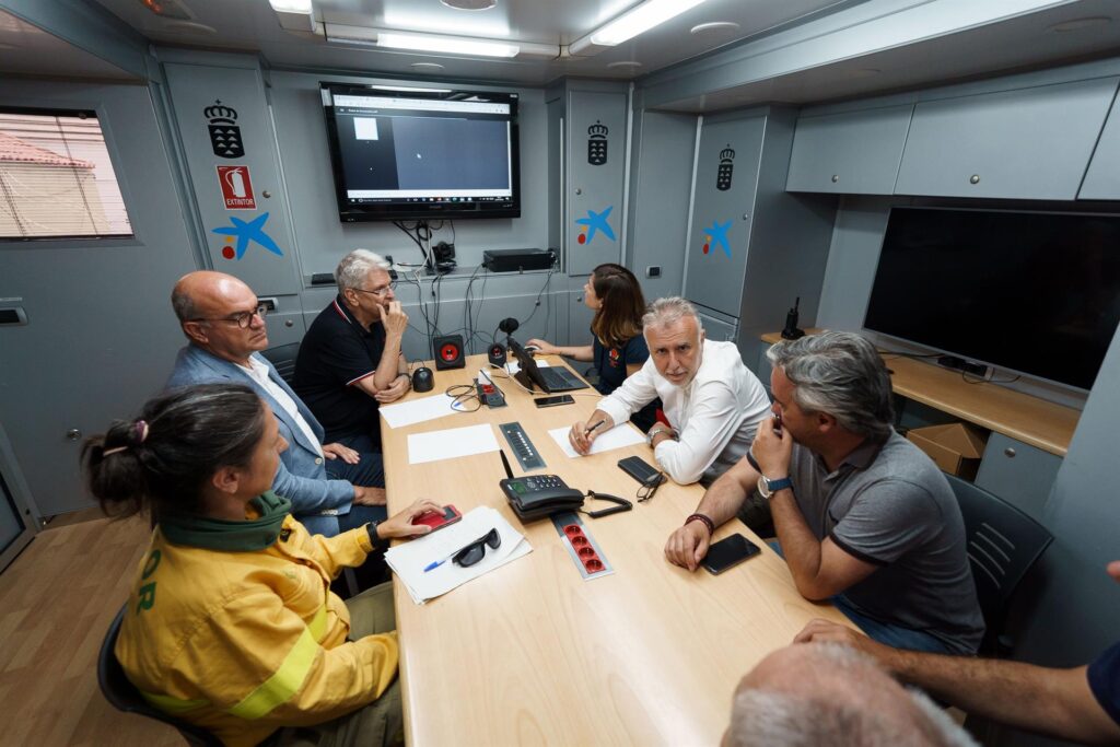 Torres reunión puesto mando avanzado. Efe