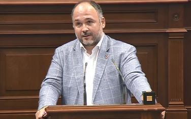 Valbuena en Parlamento.