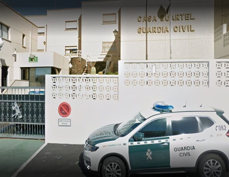 Dos guardias civiles salvan la vida a un bebé que sufrió un atragantamiento en Fuerteventura