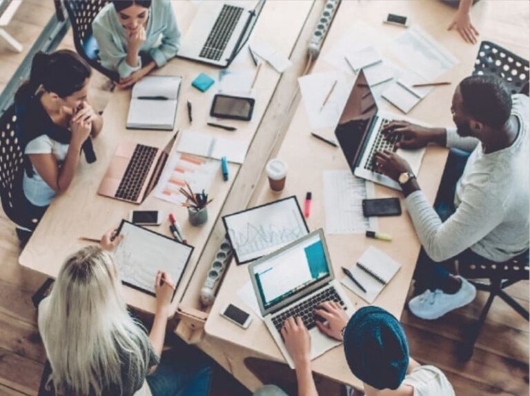 El empleo en Canarias crece un 3% en el último trimestre, con 28.100 nuevos contratos