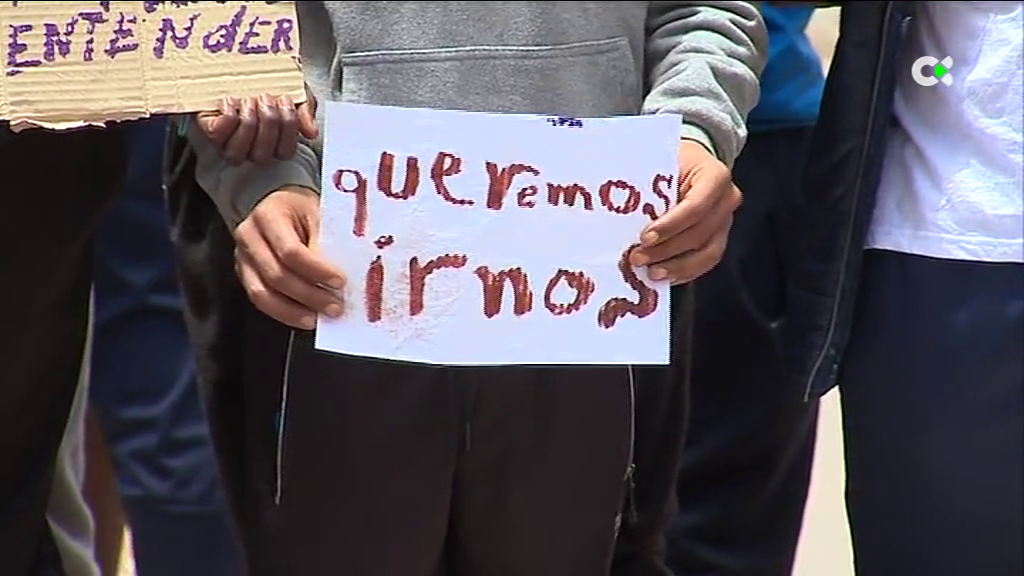 Un grupo de migrantes comienza una huelga de hambre en Las Raíces