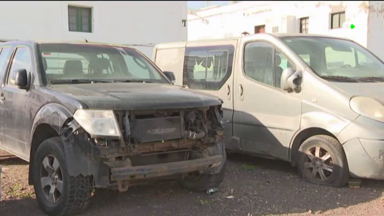 Arrecife retira 135 vehículos abandonados en la vía pública