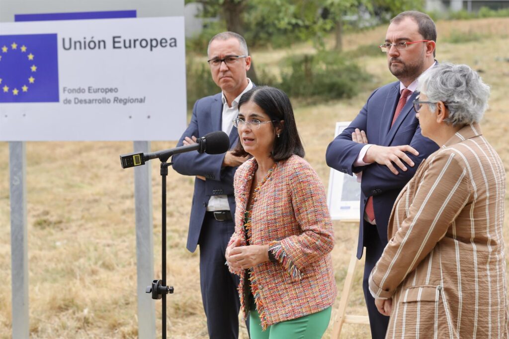 Darias pide rapidez a las comunidades autónomas para inocular la vacuna de la viruela del mono