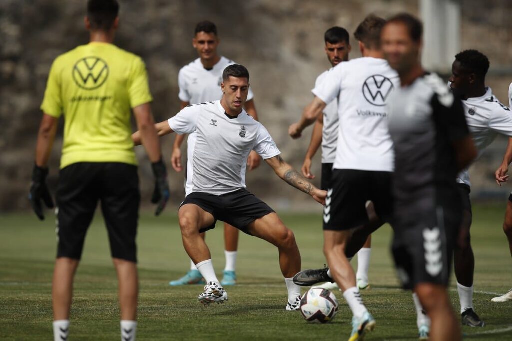 Las Palmas busca ante el Málaga su primer triunfo