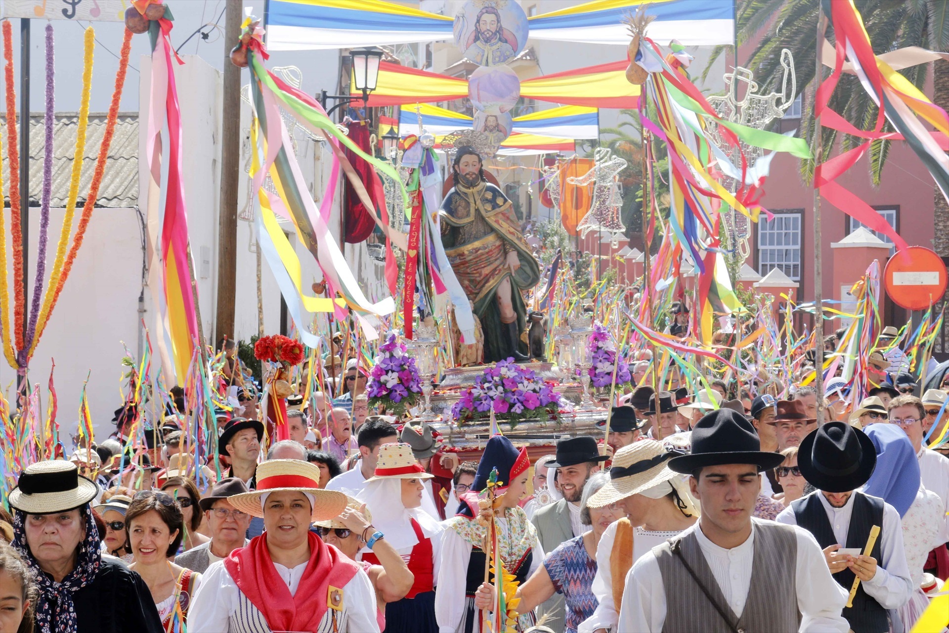 Televisión Canaria emite este domingo la tradicional Romería de San Roque de Garachico