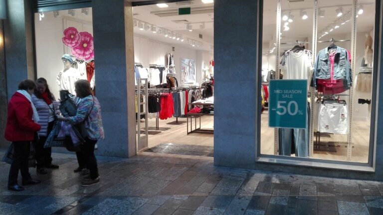 Canarias lidera el alza anual de las ventas del comercio minorista con un 7,2 %