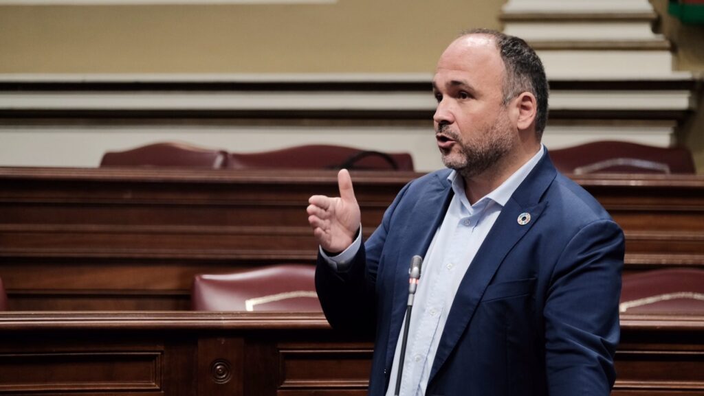 Canarias creará una comisión técnica para estudiar los expedientes de la competencia de Costas