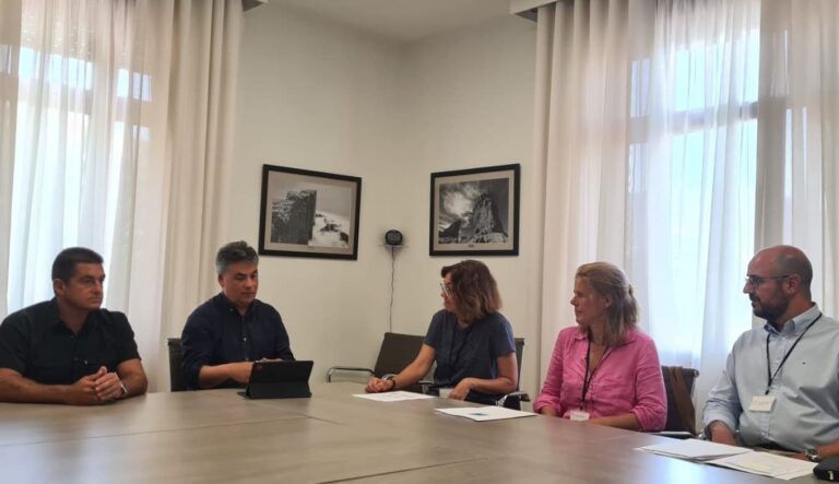 Tenerife realizará una campaña de concienciación sobre la tenencia responsable de mascotas