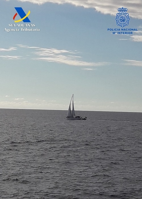 Interceptan un velero con unos 400 kilos de cocaína a 926 kilómetros de las islas Azores