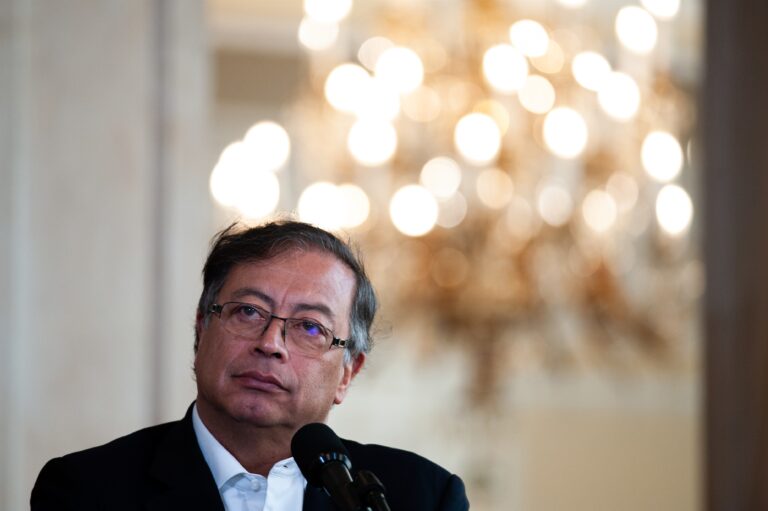 El Gobierno de Colombia suspende el alto el fuego con el ELN