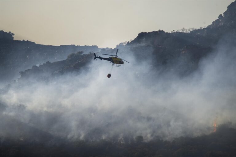 España suma ya 50 grandes incendios, el segundo peor dato del siglo tras 2006