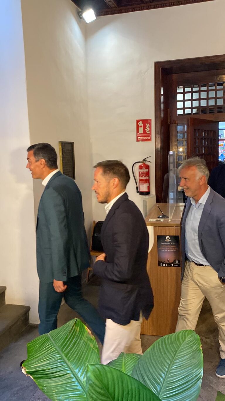 El Gobierno instalará una red de vigilancia para medir y controlar los gases tóxicos en La Palma