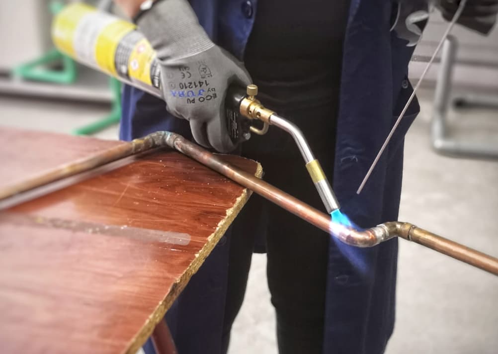 Cuotas desde los 217 hasta los 796 euros para los autónomos en 2026. Imagen de archivo de un trabajador autónomo.