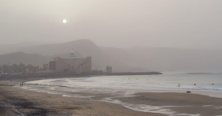 Sanidad recomienda a personas más sensibles tomar precauciones por la calima