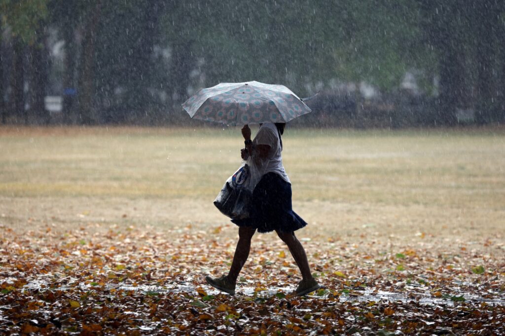 Dos muertos y 12 heridos por las tormentas en Córcega