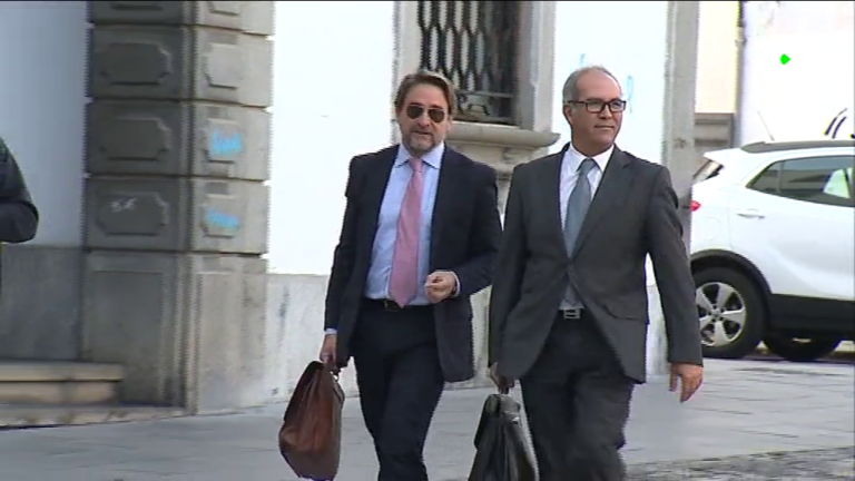 Salvador Alba sigue sin entrar en prisión después de tres años de la sentencia