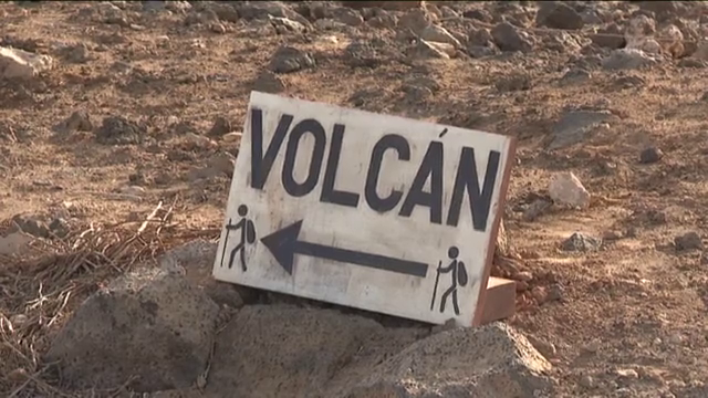 Los jóvenes que bajaron al interior del cráter del volcán «Calderón Hondo» se disculpan