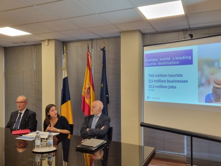 Canarias presenta en Bruselas la Convención Europea de Islas Turísticas