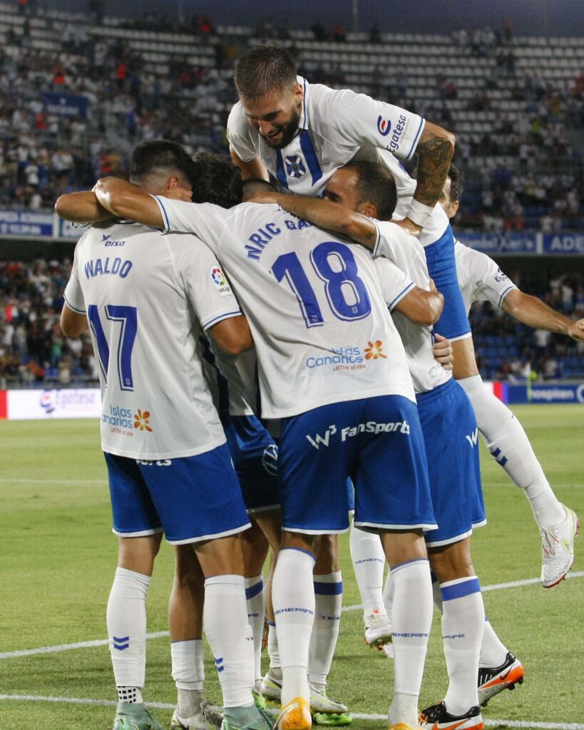 El CD Tenerife deja los tres puntos en casa (3-1)