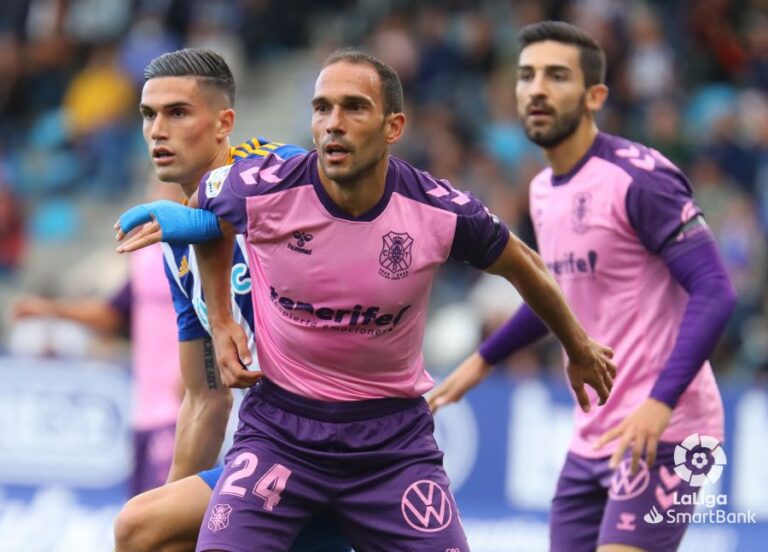 El CD Tenerife empata ante la Ponferradina (2-2)