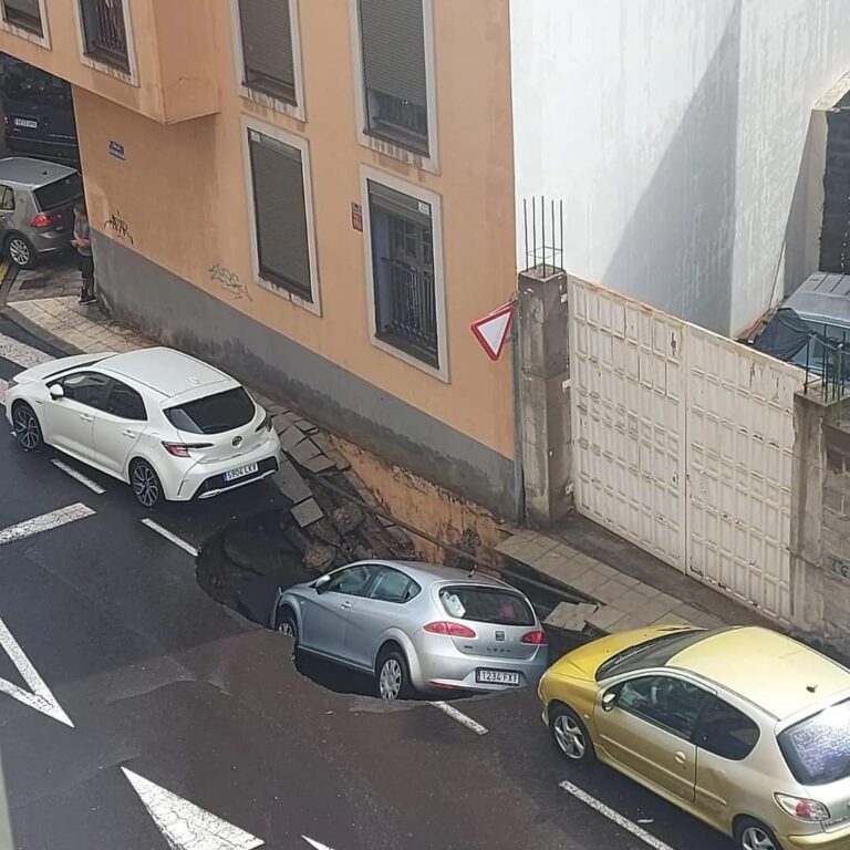 La lluvia deja inundaciones y cortes de tráfico en el área metropolitana de Tenerife
