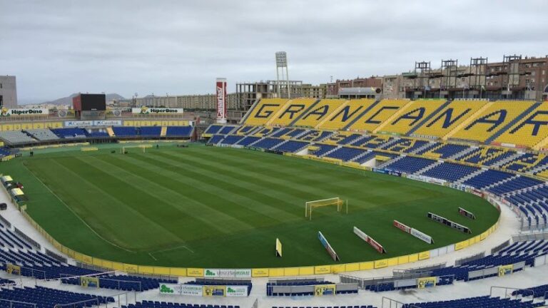 El partido de la UD Las Palmas y el Granada se aplaza al lunes