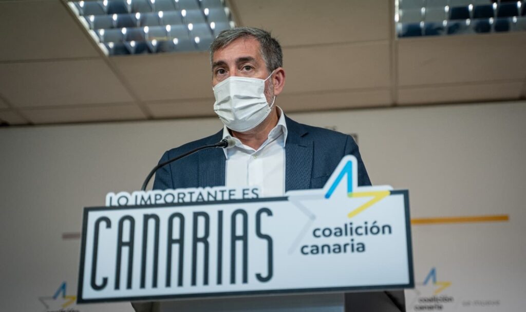 CC ve "impresentable" que guagua y tranvía no sean gratis en Canarias y acusa a Torres de "agachar la cabeza"