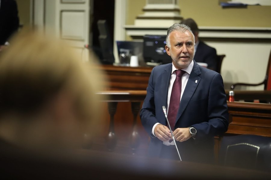 Australia Navarro, nueva secretaria segunda del Parlamento de Canarias