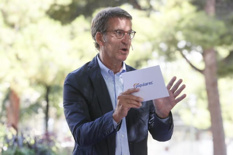 Feijóo agradece la bajada del IVA del gas, aunque sea a rastras y tras insultar