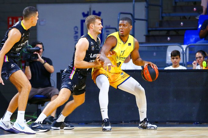 El Gran Canaria se llevó la Copa Isola en casa del Lenovo Tenerife (90-92)
