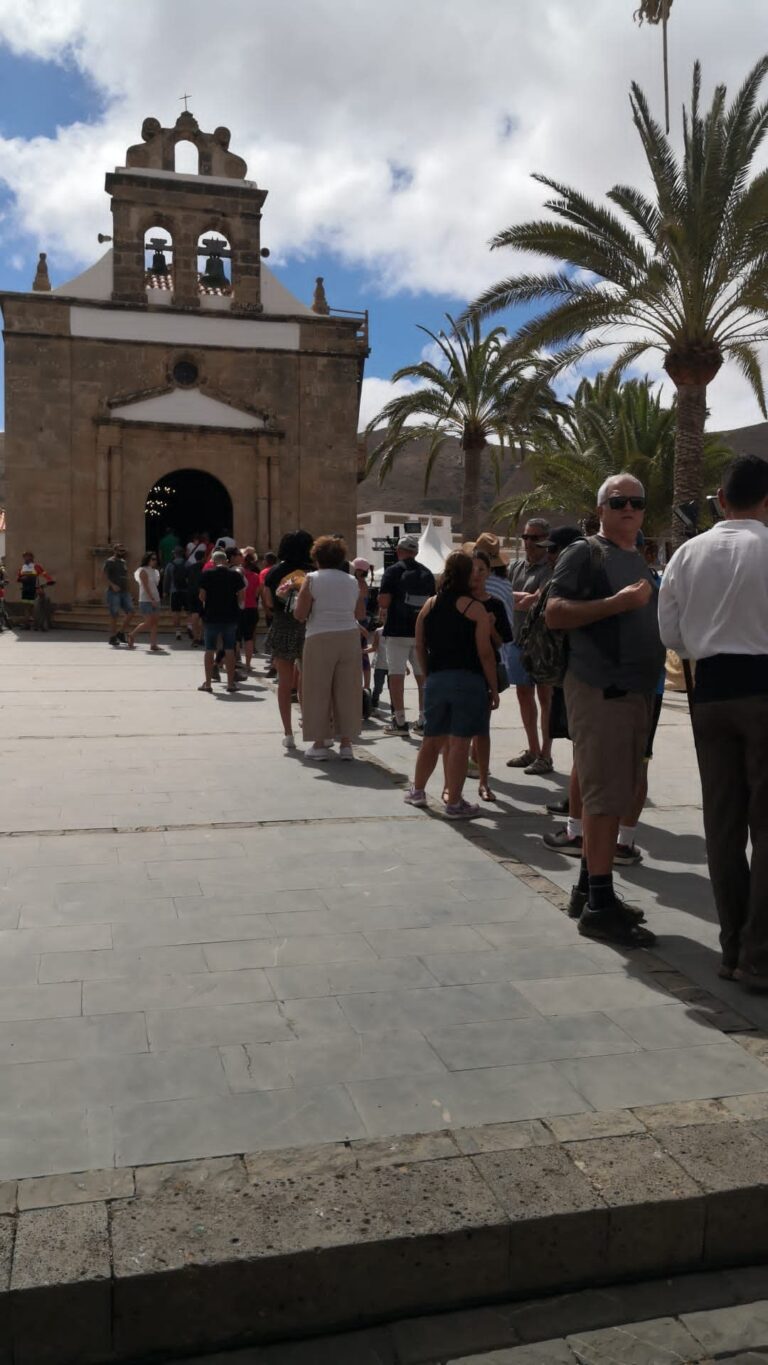 Fuerteventura celebra la Romería-Ofrenda a la Virgen de la Peña
