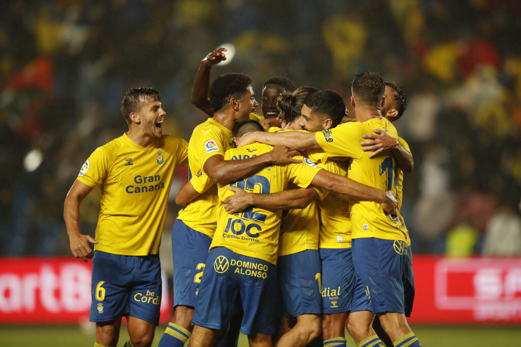 Pimienta pide "más velocidad" y estar "más finos" ante la muralla del Burgos