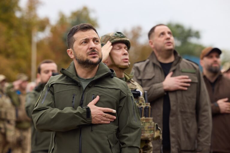 Zelenski asegura que seguirán luchando por recuperar su territorio, incluido el Donbás y Crimea