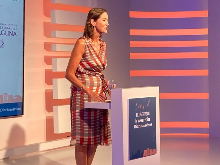 Maroto destaca las «bases sólidas» del turismo en Canarias y confía en un buen otoño