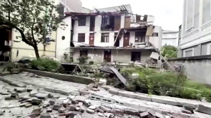 Un seísmo de 6,8 grados deja una treintena de muertos en el suroeste de China