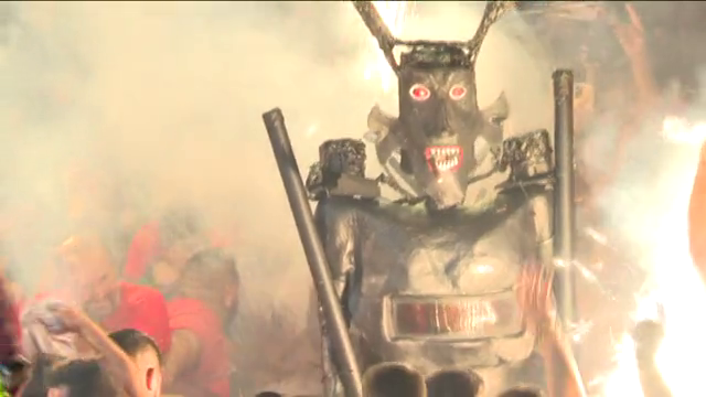 El Diablo de Tijarafe volvió a danzar acompañado de miles de personas