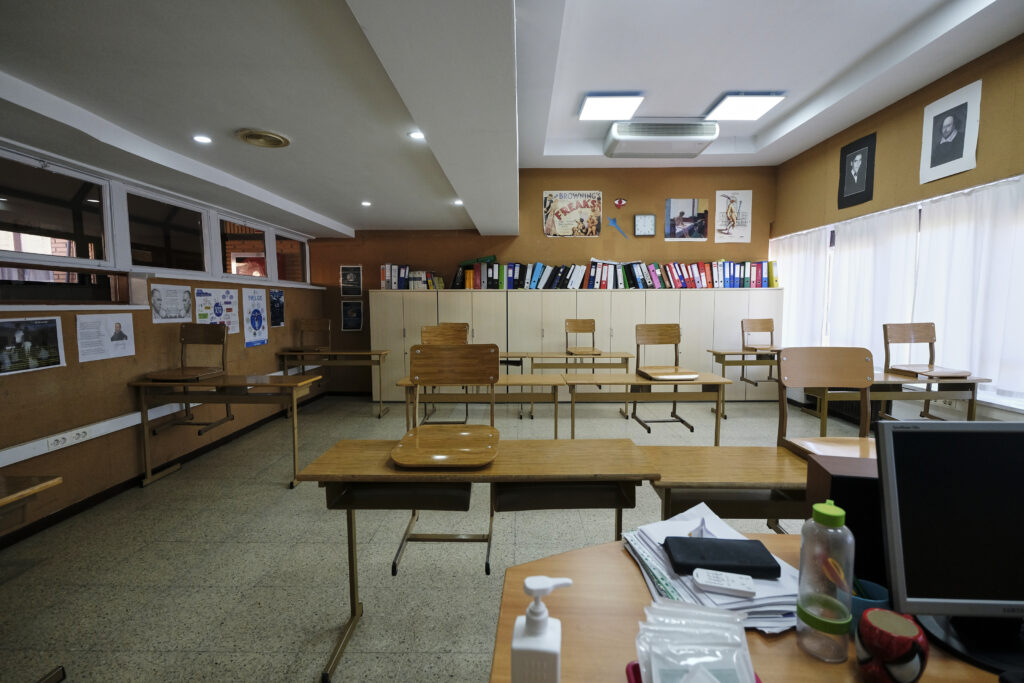 Investigan a un profesor de un colegio madrileño por grabar a niñas desnudas