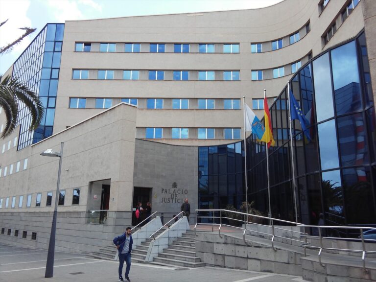 Piden 10 años de cárcel por abusar de una menor en Tenerife