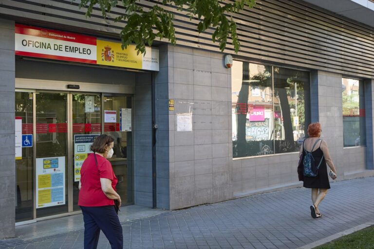 El paro bajó en Canarias un 1,7 % en mayo y un 8,8 % respecto al mismo mes de 2022