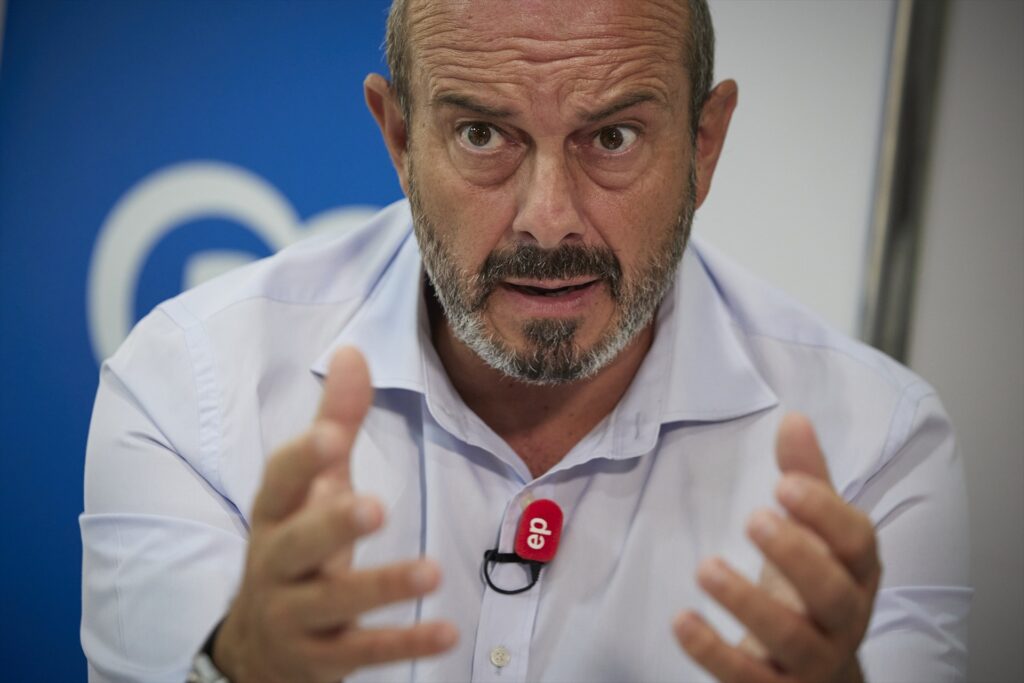 Domínguez considera que el PP en Canarias "no será alternativa de gobierno" sin Las Palmas de Gran Canaria