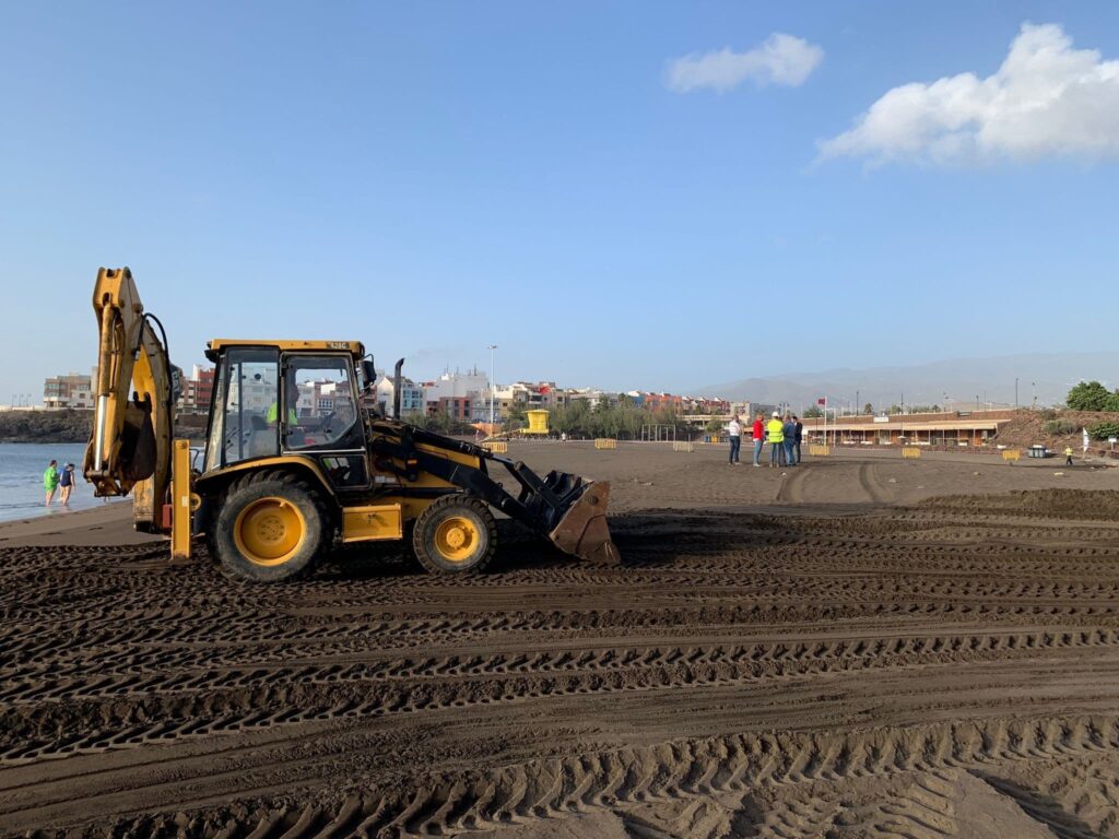 Telde desarrolla acciones de emergencia en cuatro playas afectadas por 'Hermine'