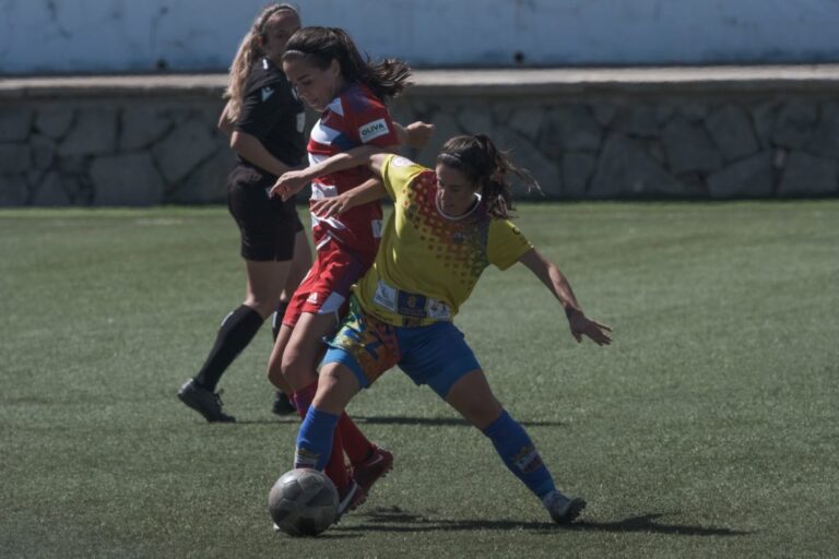 Segunda derrota consecutiva del Juan Grande como local, ante el Granada (1-2)