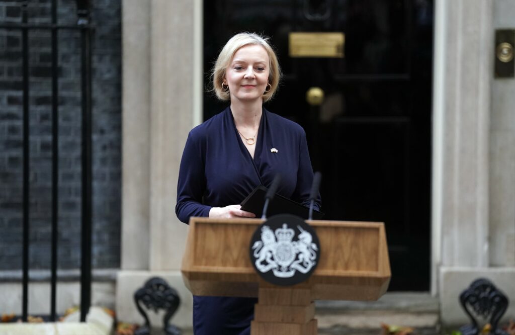 Truss se despide defendiendo las medidas "urgentes" del Gobierno