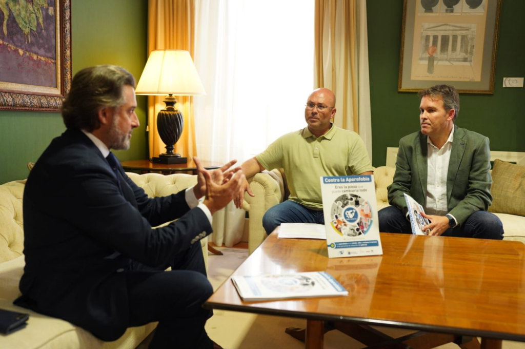 Presentación del informa 'Arope' en el Parlamento canario